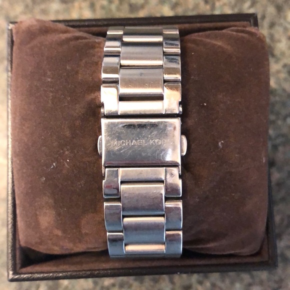 Michael Kors watch silver & rose gold accent - Picture 3 of 5